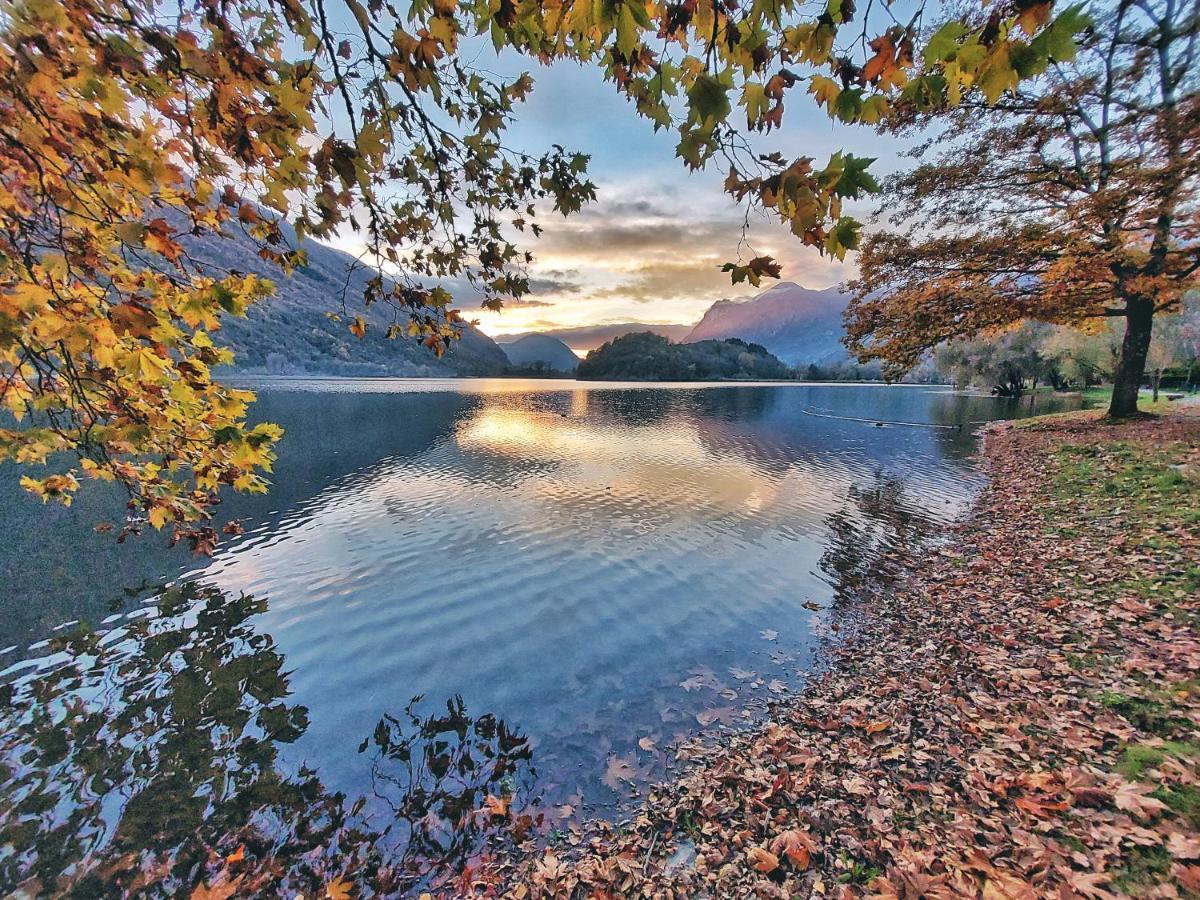 Villaggio Turistico Il Lago Dorato Carlazzo Exterior foto